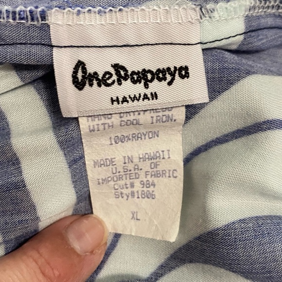 One Papaya Women's Top - Picture 3 of 4